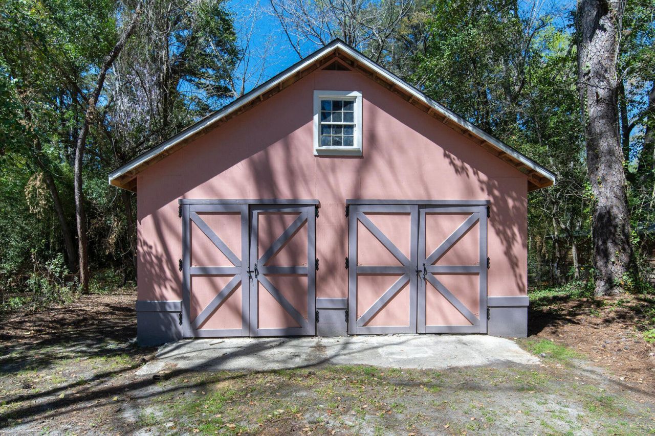 708 S Laurel Street Photo 16