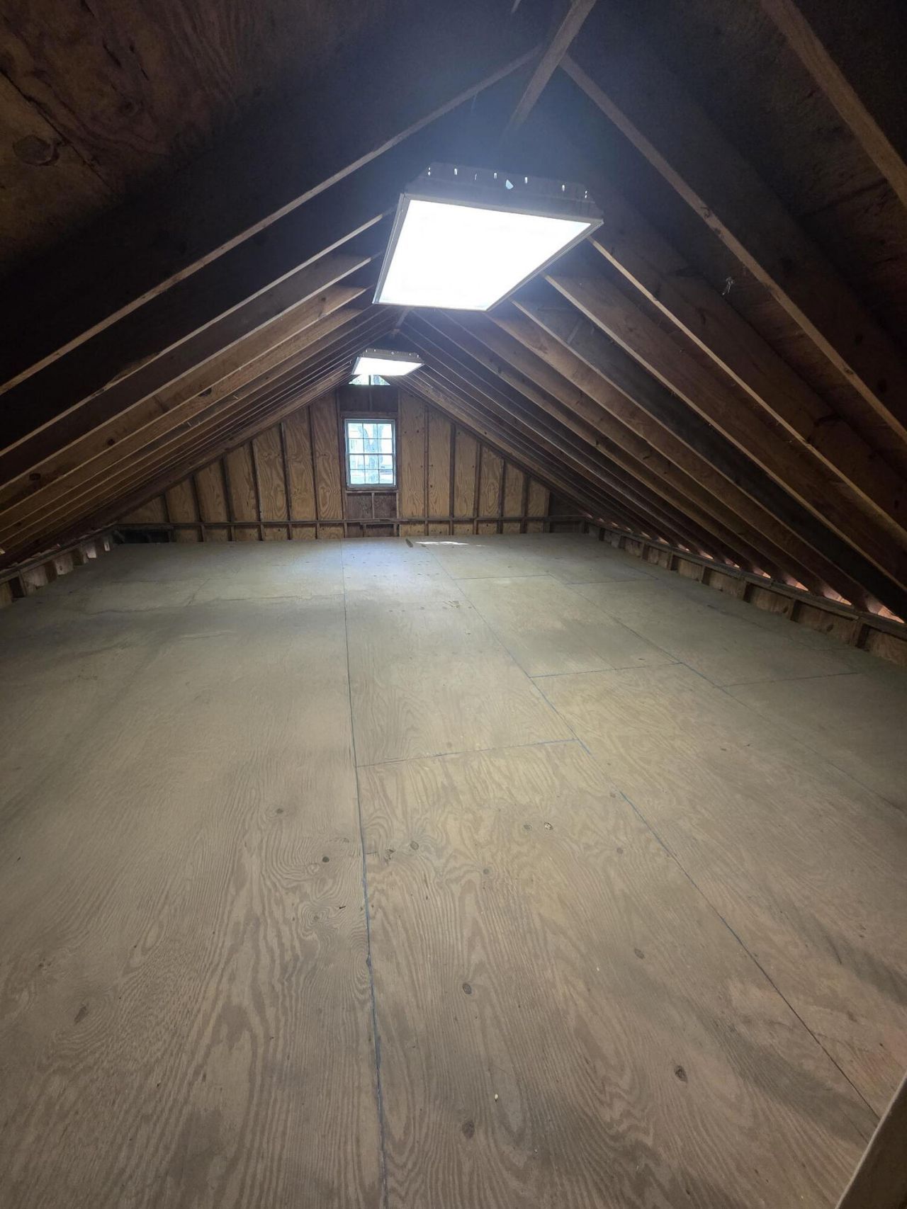 708 S Laurel Street Photo 18