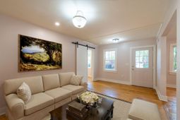 708 S Laurel Street photo 4