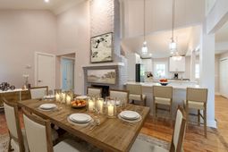 708 S Laurel Street photo 4