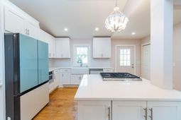 708 S Laurel Street photo 4