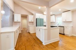 708 S Laurel Street photo 4