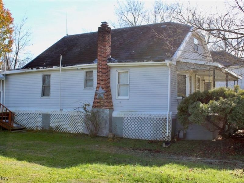 140 S Valley Street, Corning, OH 43730 Photo 4