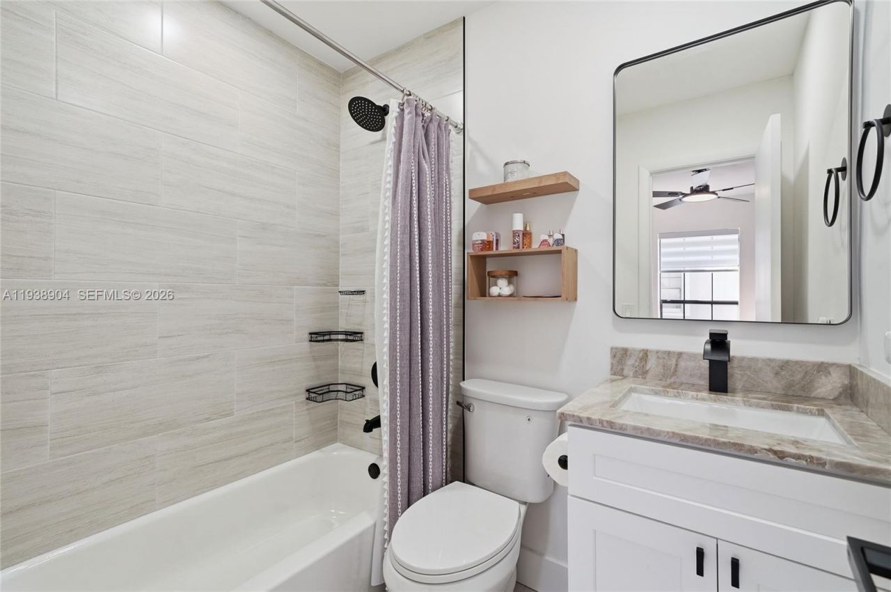 11611 NW 11th St , Unit 11611, Pembroke Pines, FL 33026 Photo