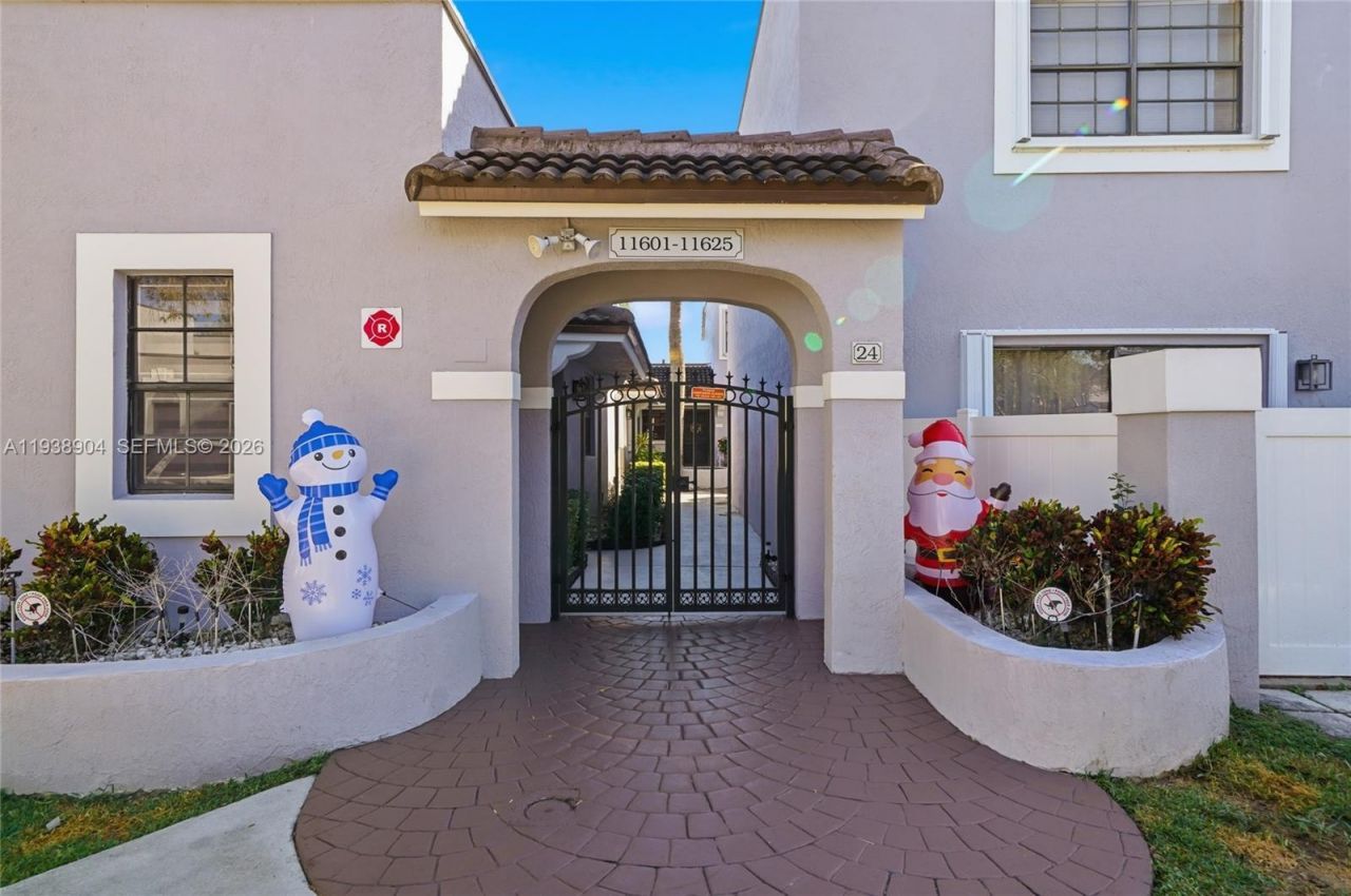 11611 NW 11th St , Unit 11611, Pembroke Pines, FL 33026 Photo