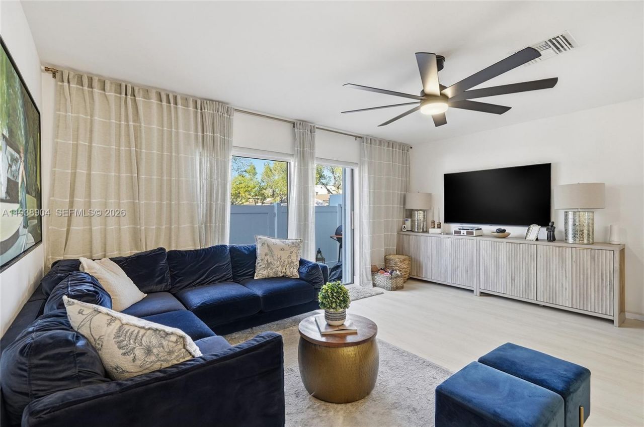 11611 NW 11th St , Unit 11611, Pembroke Pines, FL 33026 Photo