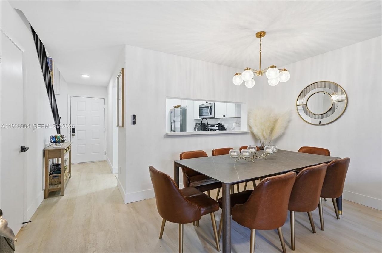 11611 NW 11th St , Unit 11611, Pembroke Pines, FL 33026 Photo