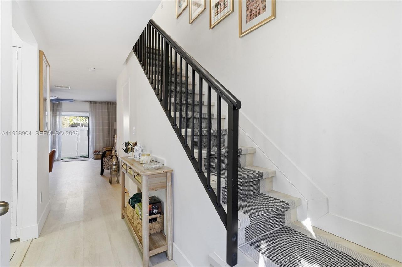 11611 NW 11th St , Unit 11611, Pembroke Pines, FL 33026 Photo