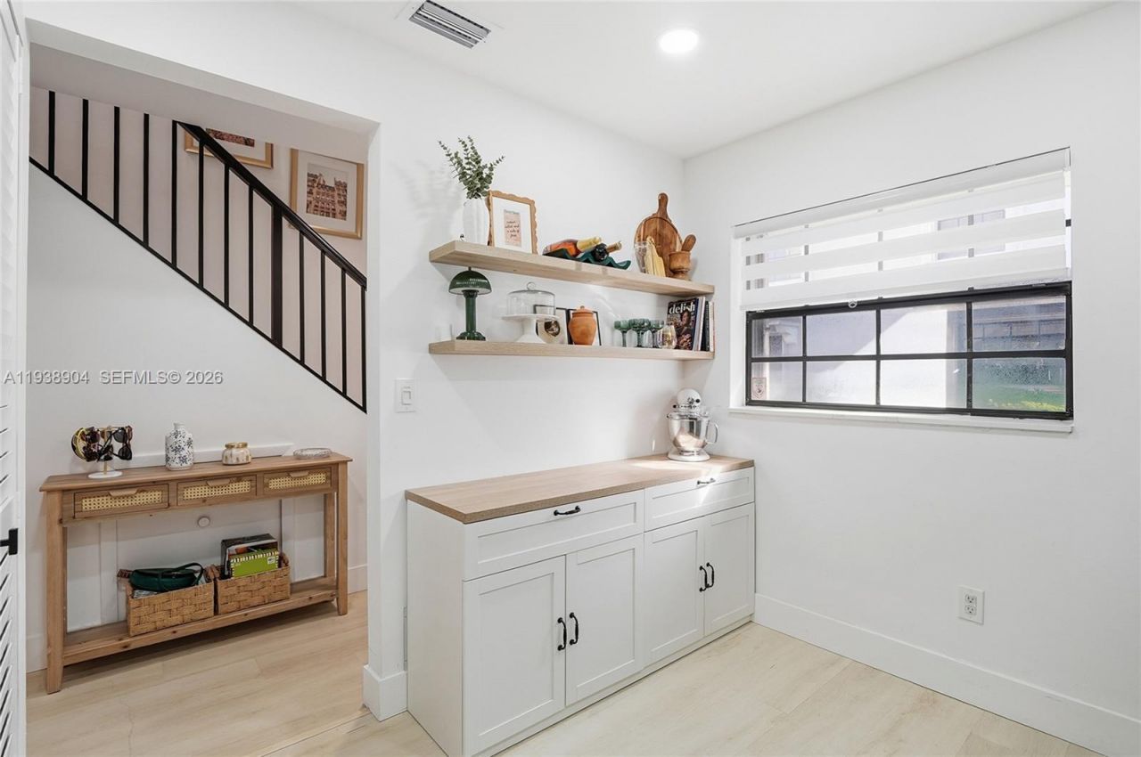 11611 NW 11th St , Unit 11611, Pembroke Pines, FL 33026 Photo