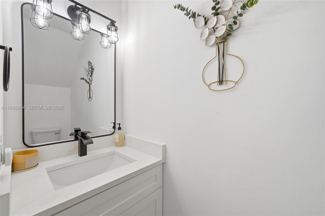 11611 NW 11th St , Unit 11611, Pembroke Pines, FL 33026 Photo