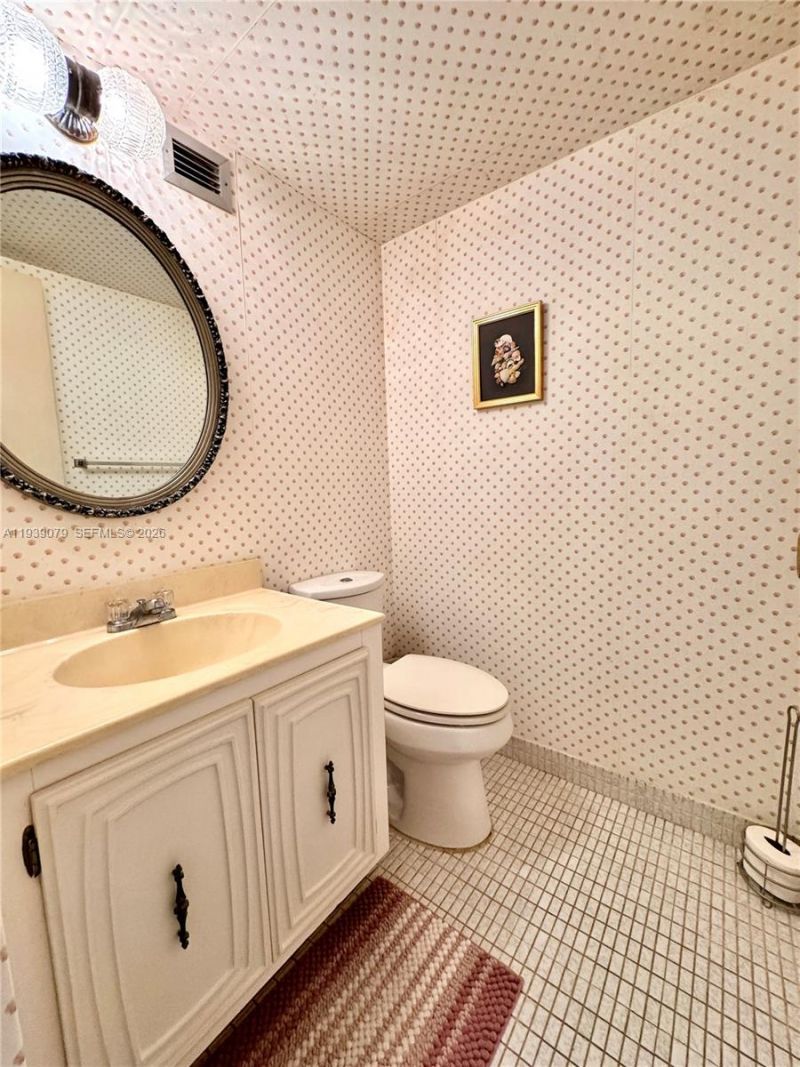 701 Three Islands Blvd, Unit 218, Hallandale Beach, FL 33009 Photo