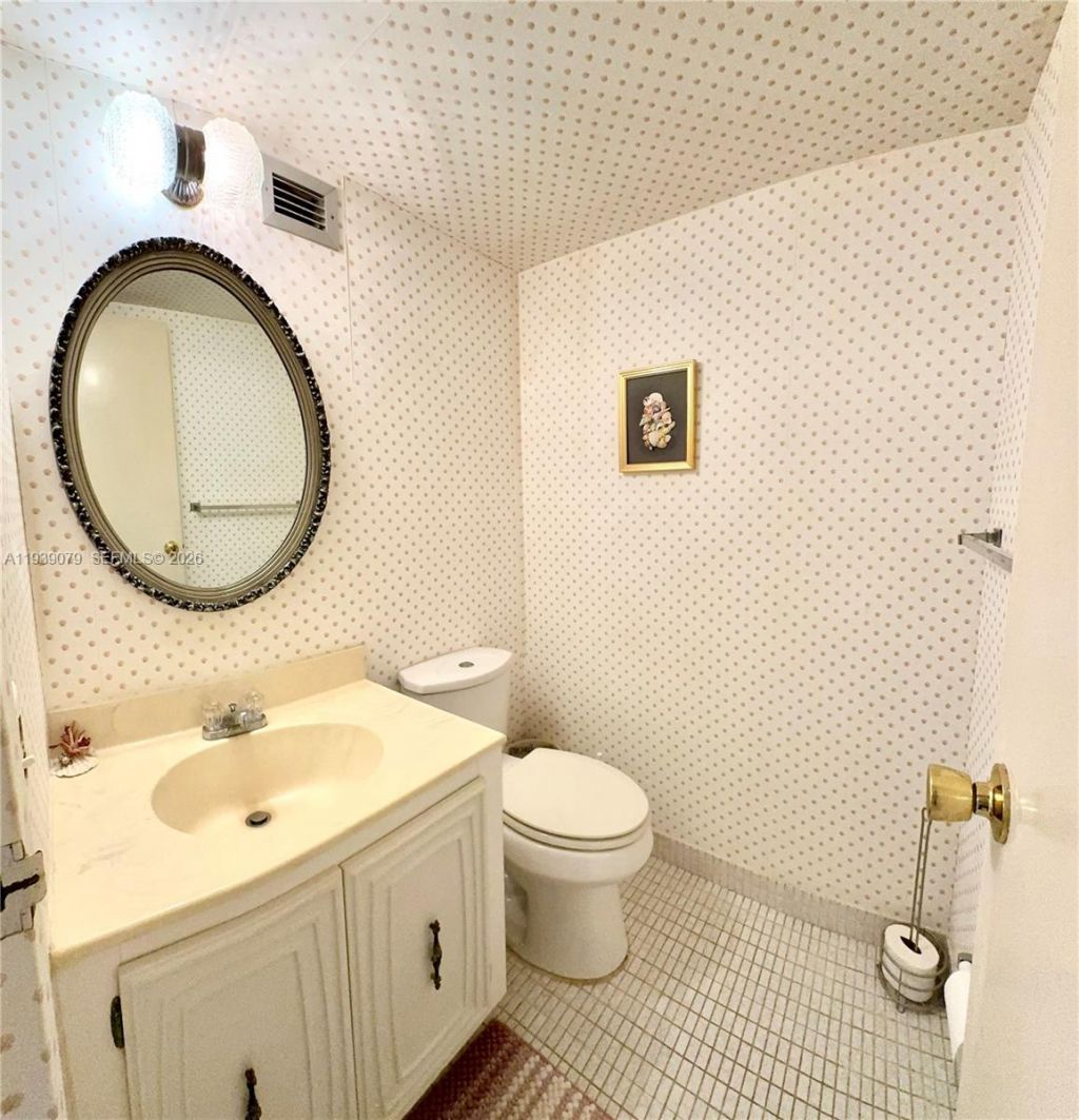 701 Three Islands Blvd, Unit 218, Hallandale Beach, FL 33009 Photo