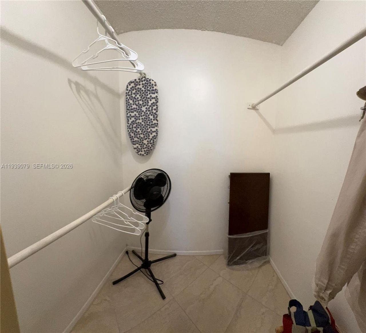 701 Three Islands Blvd, Unit 218, Hallandale Beach, FL 33009 Photo