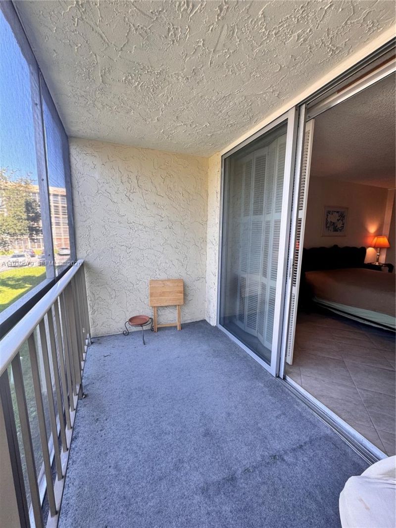 701 Three Islands Blvd, Unit 218, Hallandale Beach, FL 33009 Photo