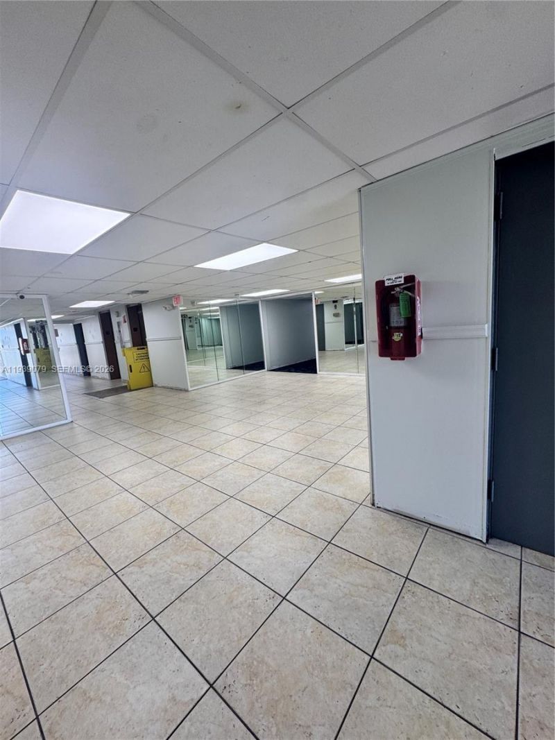 701 Three Islands Blvd, Unit 218, Hallandale Beach, FL 33009 Photo