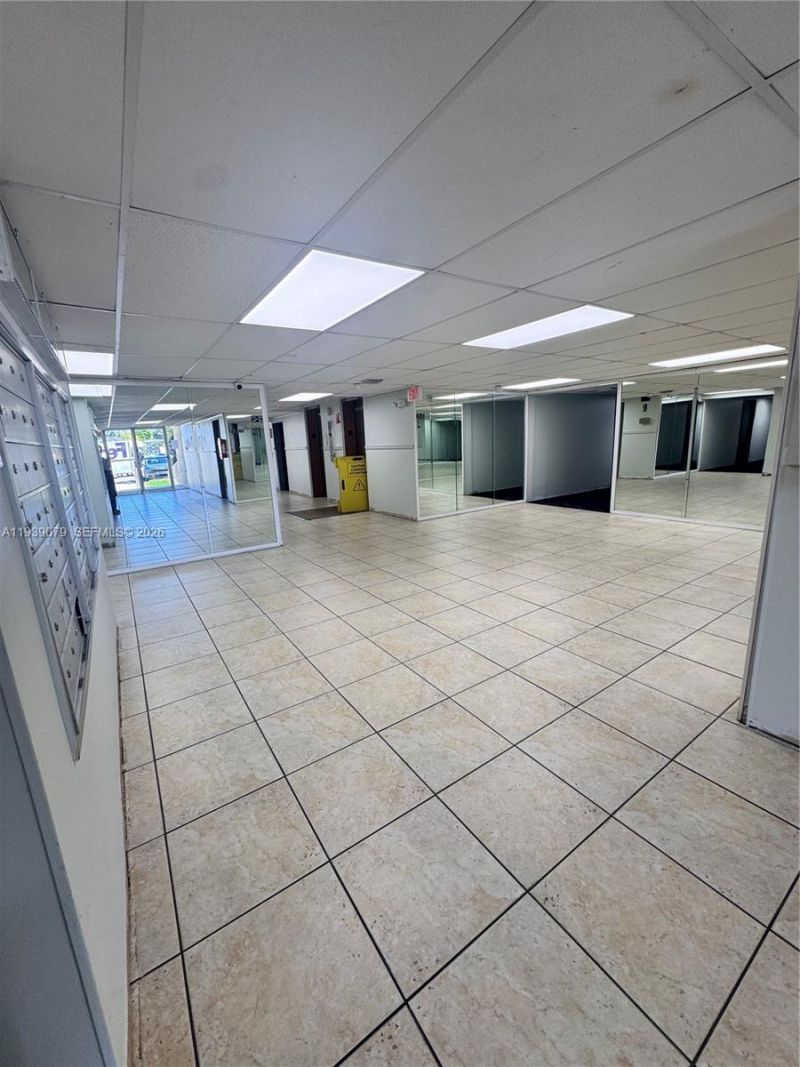 701 Three Islands Blvd, Unit 218, Hallandale Beach, FL 33009 Photo