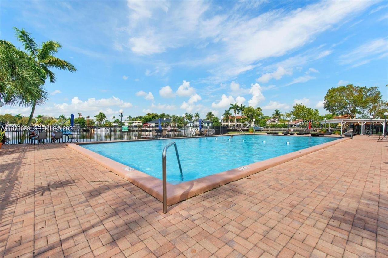 701 Three Islands Blvd, Unit 218, Hallandale Beach, FL 33009 Photo