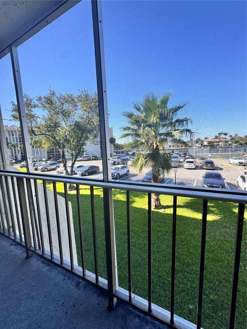 701 Three Islands Blvd, Unit 218, Hallandale Beach, FL 33009 Photo
