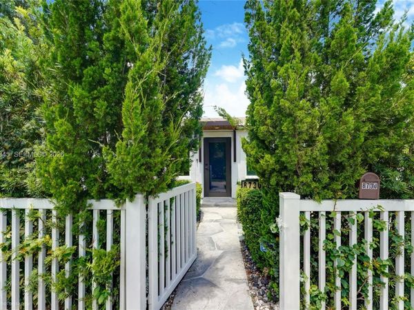 8730 NE 8th Ct, Miami, FL 33138