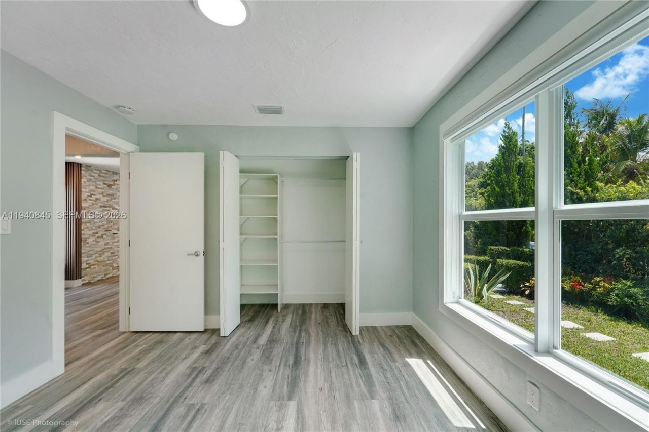 8730 NE 8th Ct, Miami, FL 33138 Photo