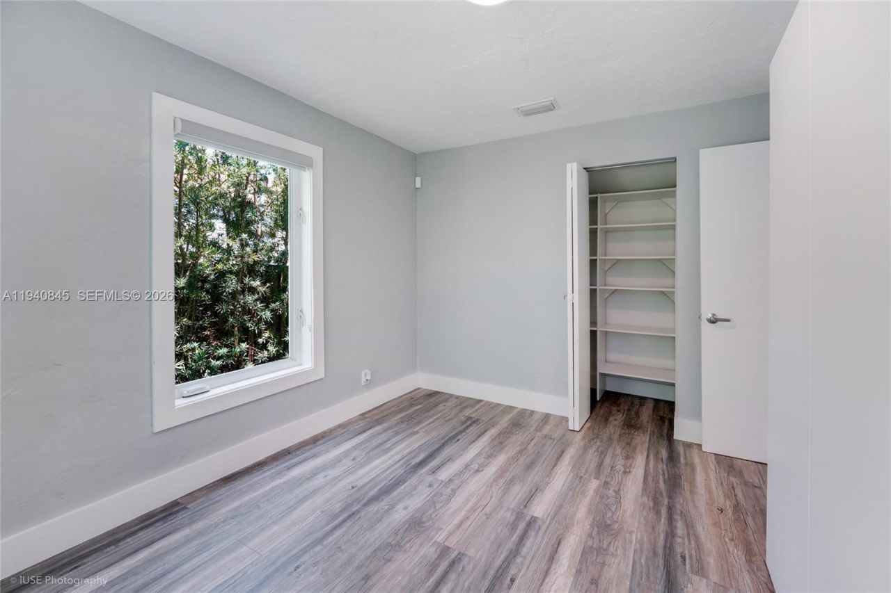 8730 NE 8th Ct, Miami, FL 33138 Photo