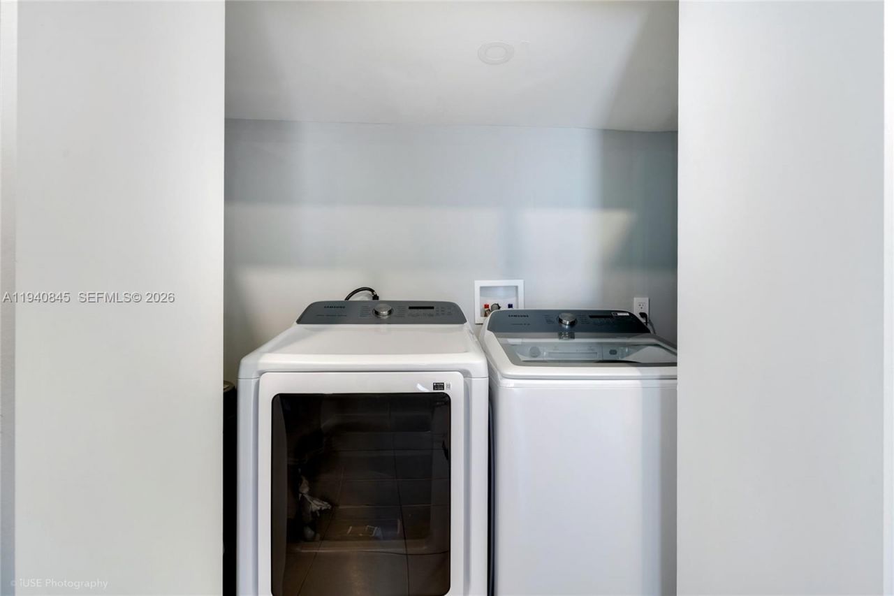 8730 NE 8th Ct, Miami, FL 33138 Photo