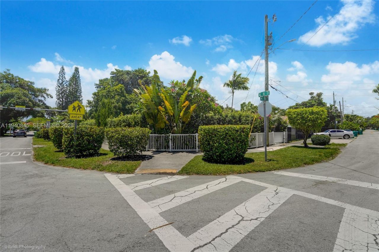 8730 NE 8th Ct, Miami, FL 33138 Photo