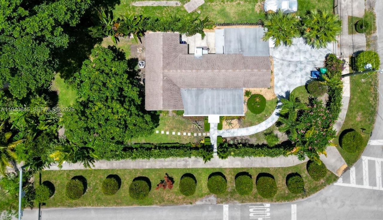 8730 NE 8th Ct, Miami, FL 33138 Photo