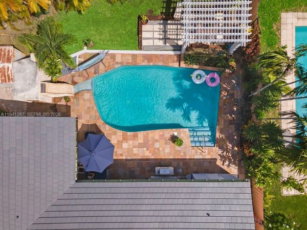 930 NE 182nd Ter, North Miami Beach, FL 33162