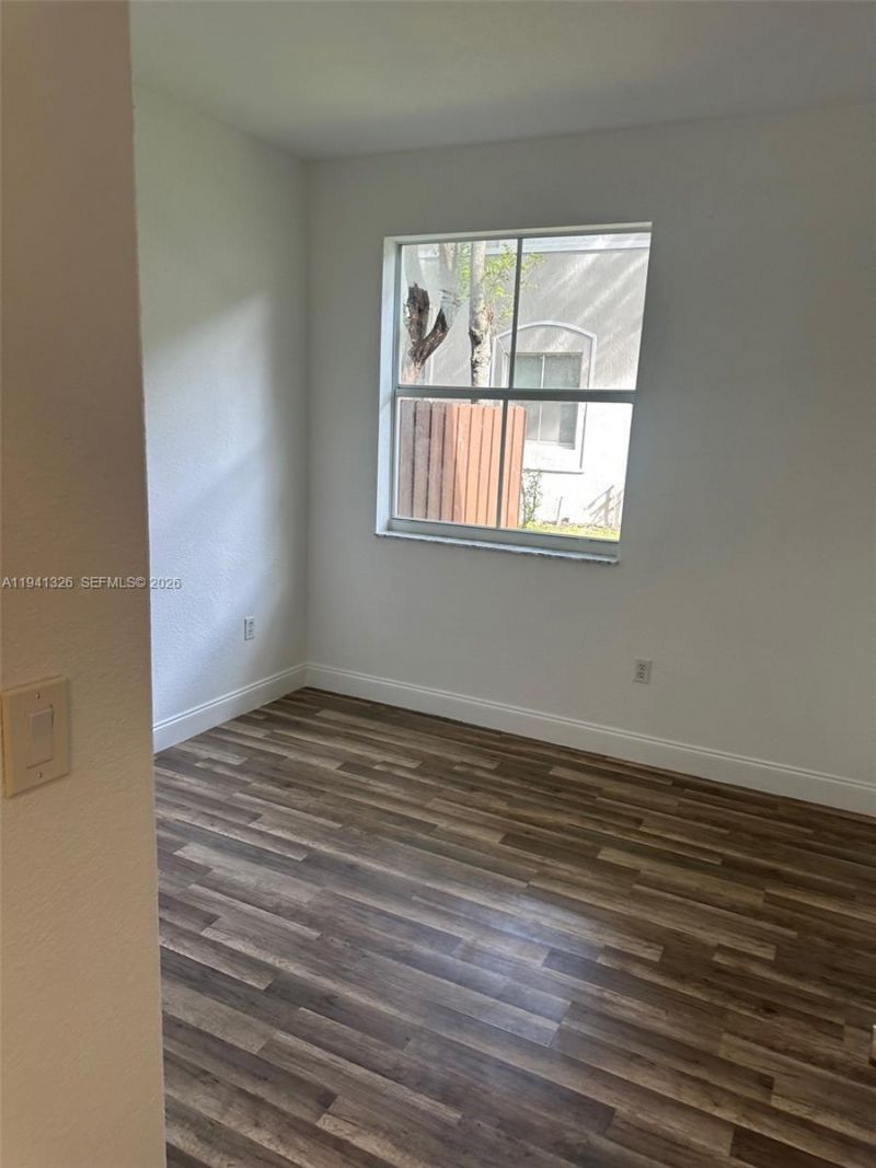 1663 SE 27th Dr, Unit 102, Homestead, FL 33035 Photo