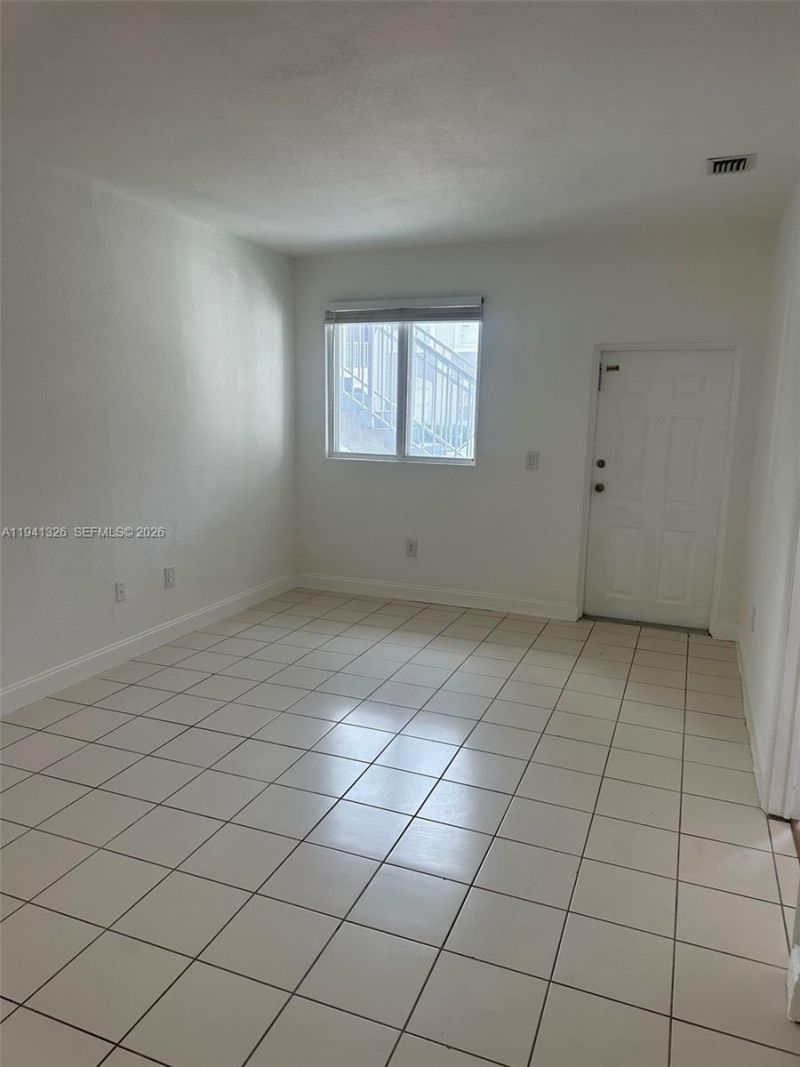 1663 SE 27th Dr, Unit 102, Homestead, FL 33035 Photo