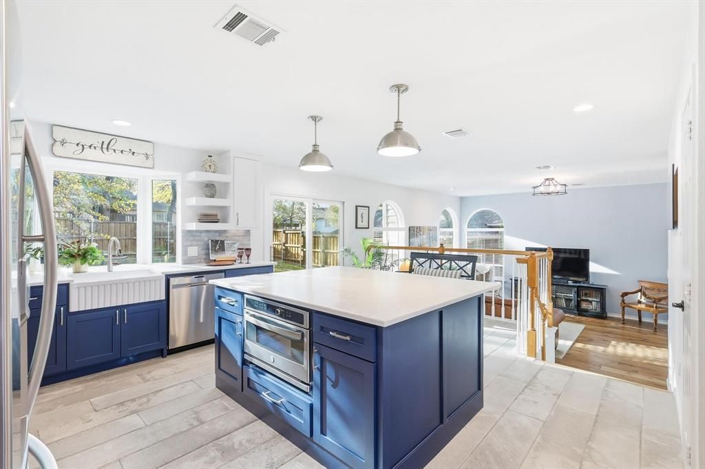 714 Meadow Bend Court, Highland Village, TX 75077 Main Photo