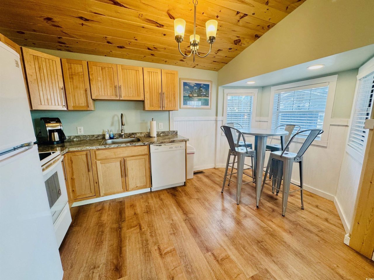 6001 - 1162 S Kings Hwy. Photo 21