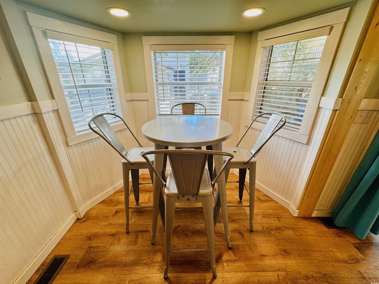 6001 - 1162 S Kings Hwy. Photo 22