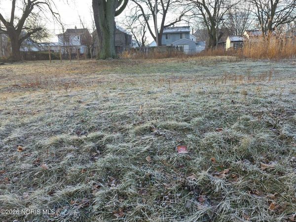 647 Woodland Avenue, Toledo, OH 43604