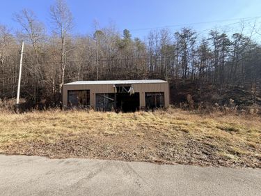 6770 State Hwy 1350 , Sextons Creek, KY 40983