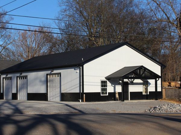 100 Commerce St N, Adams, TN 37010