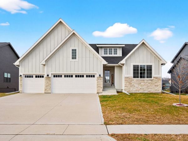 930 Wolf Creek Drive, Polk City, IA 50226