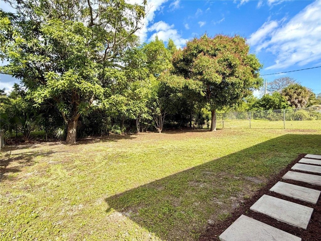 2943 NW 13th Street, Fort Lauderdale, FL 33311 Photo