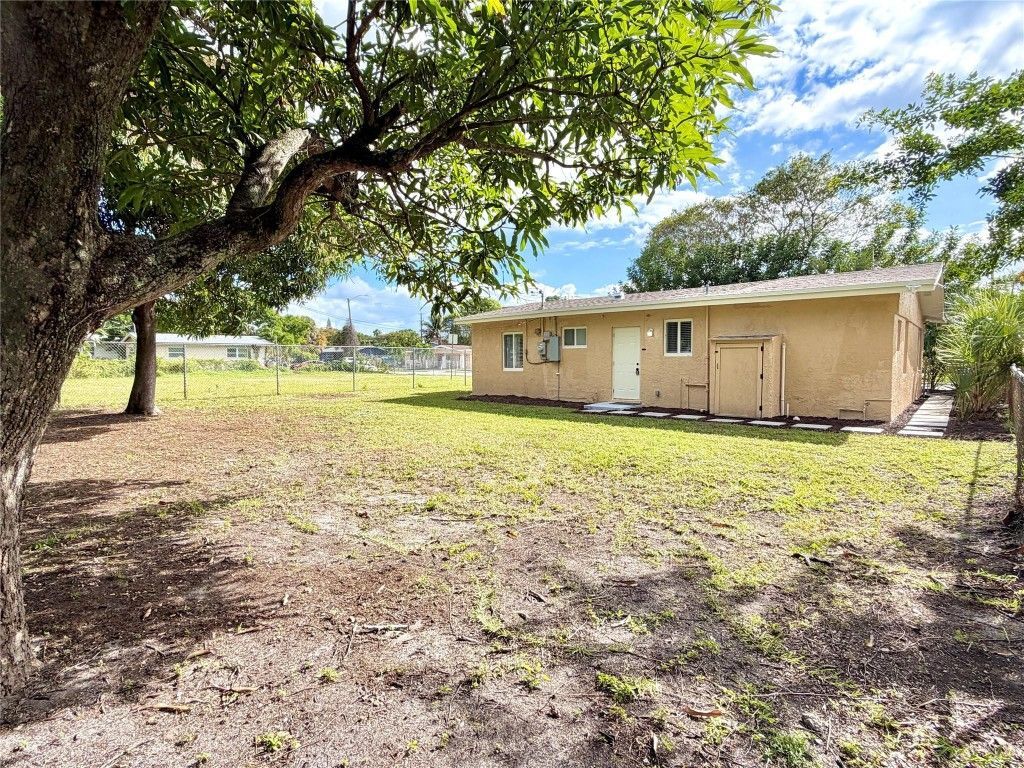 2943 NW 13th Street, Fort Lauderdale, FL 33311 Photo