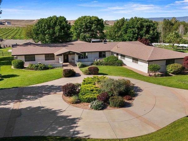 3339 C Road , Palisade, CO 81526