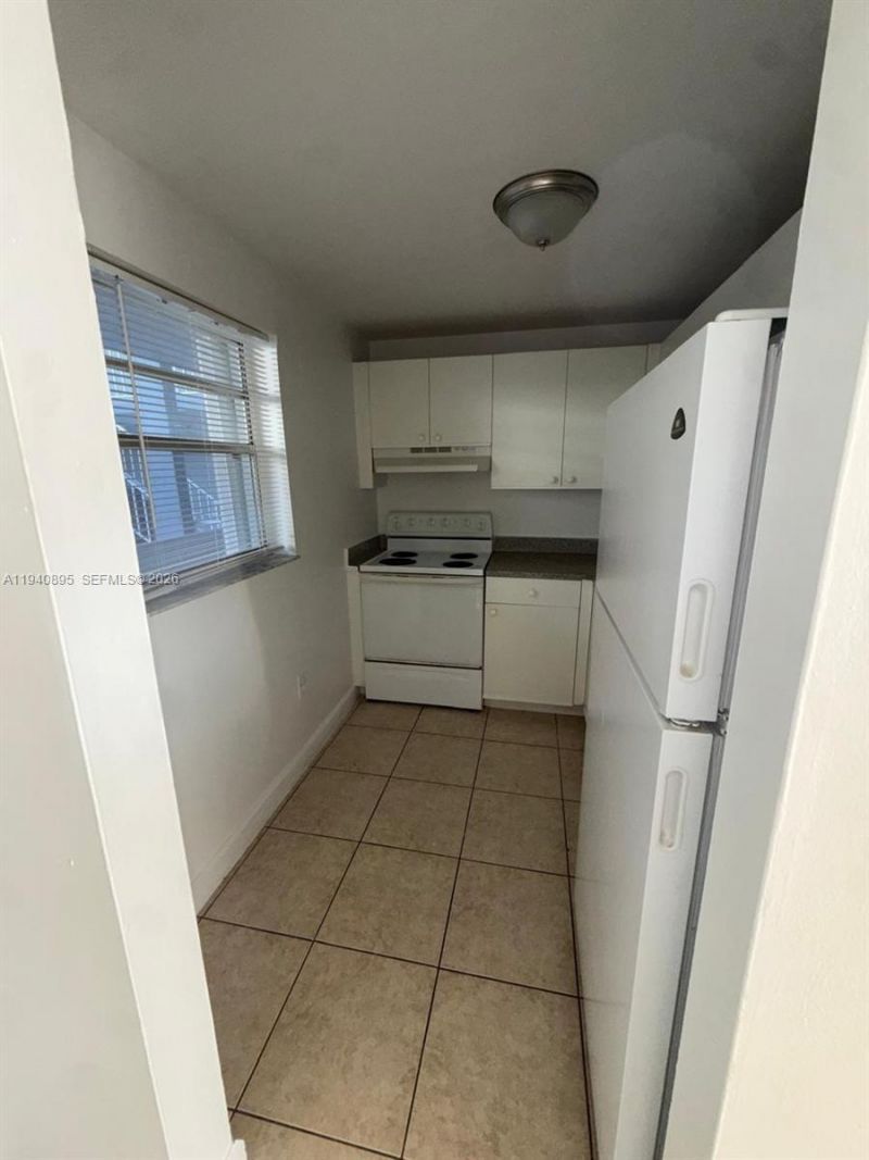 1725 W 60th St, Unit F206, Hialeah, FL 33012 Photo