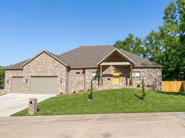 12412 Wildwood Drive, Rogers, AR 72756
