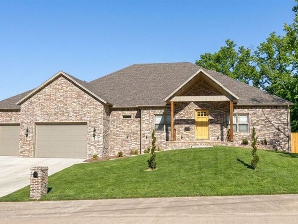 12412 Wildwood Drive, Rogers, AR 72756