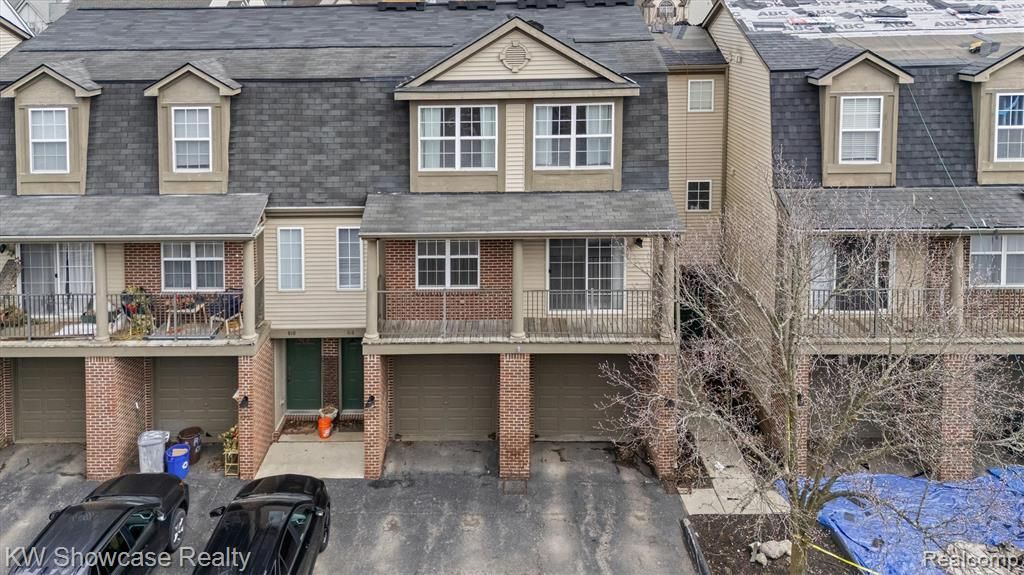 614 Napa Valley Drive, Milford Township, MI 48381 Main Photo