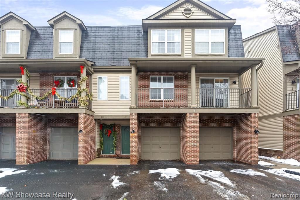 614 Napa Valley Drive, Milford Township, MI 48381 Main Photo