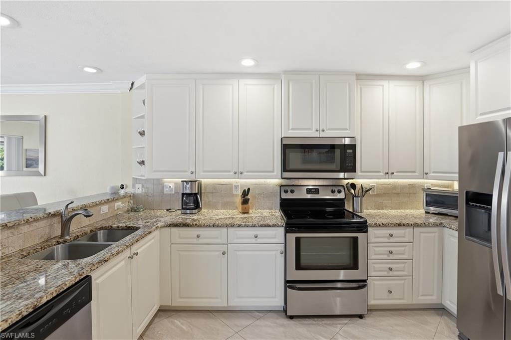 1519 Chesapeake Ave, Unit B-5, Naples, FL 34102 Photo