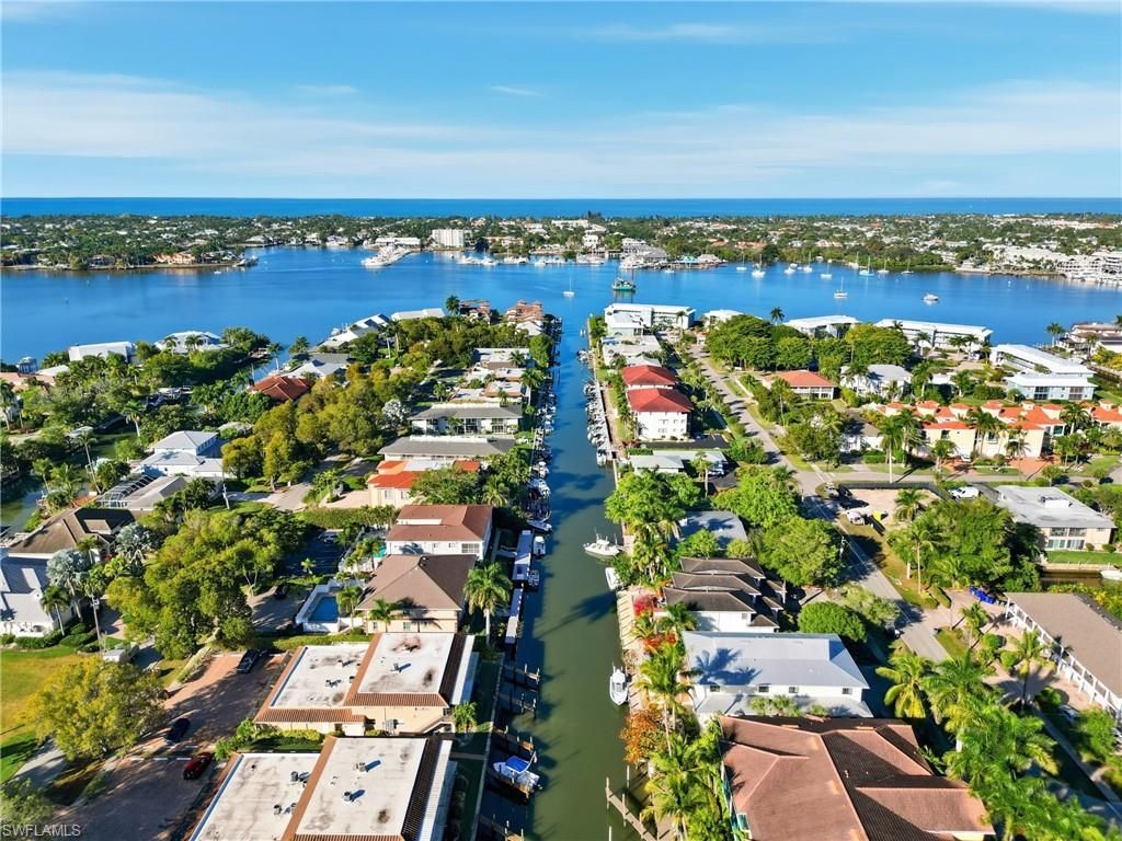 1519 Chesapeake Ave, Unit B-5, Naples, FL 34102 Photo