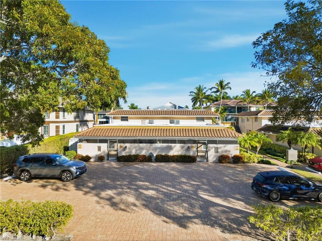 1519 Chesapeake Ave, Unit B-5, Naples, FL 34102 Photo