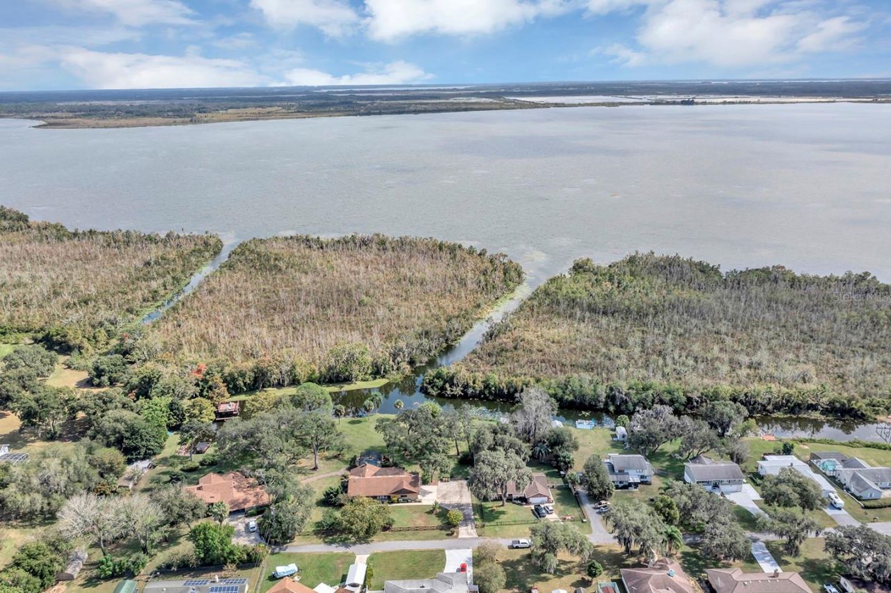 38922 Ella Drive, Lady Lake, FL 32159 Photo